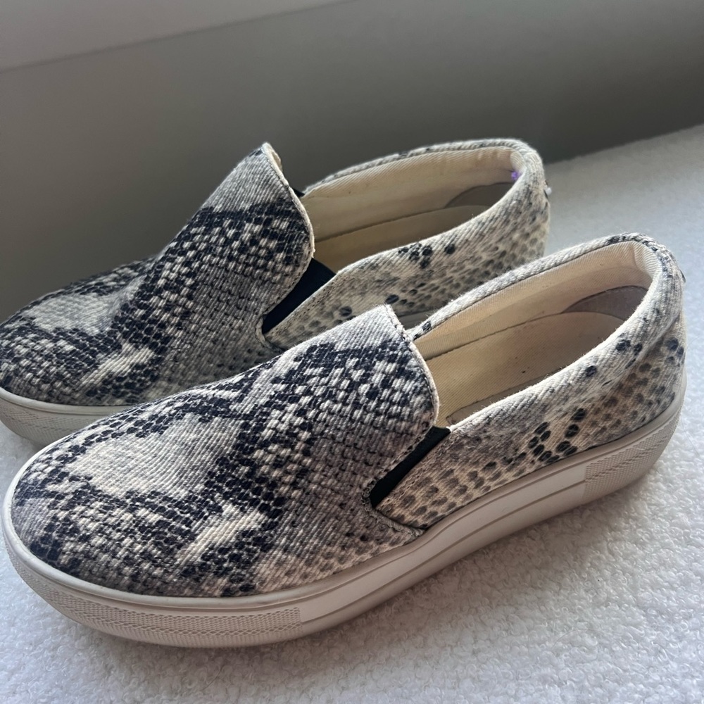 Steve Madden Slide Ons